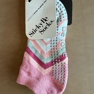 Sticky Be Socks Pink and Gray Non-Slip Grip Socks